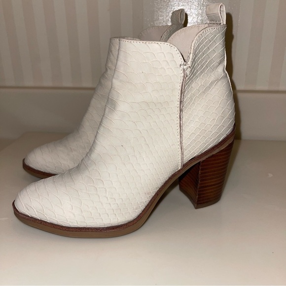 Mia Barby Ivory Python Side Zip Ankle Bootie - Picture 11 of 16